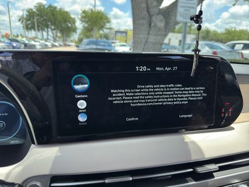 Used 2023 Hyundai Palisade Limited FWD image 3