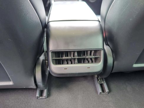 Used 2022 Tesla Model 3 Standard Range RWD image 32