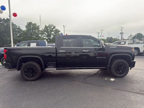 Used 2022 Chevrolet Silverado 2500 High Country w/ Technology Package AWD/4WD image 4