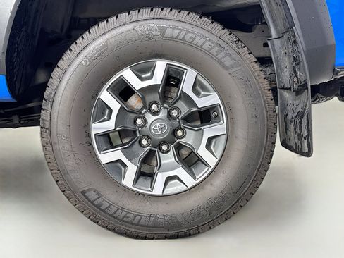 Certified 2021 Toyota Tacoma TRD Off-Road w/ TRD Premium Off Road Package AWD/4WD image 33