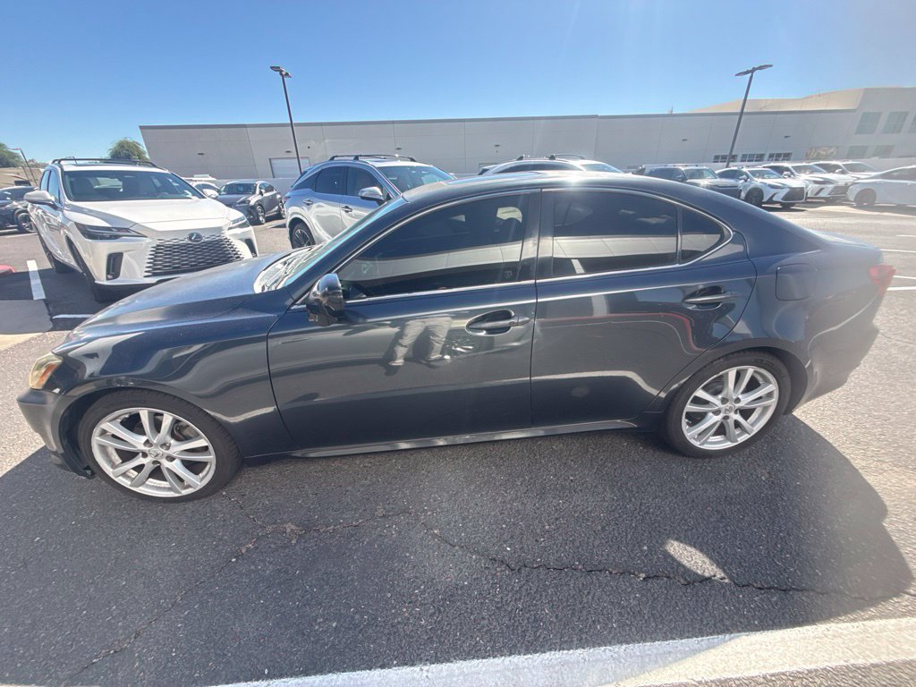 Used 2007 Lexus IS 250 w/ Premium Pkg RWD image 3