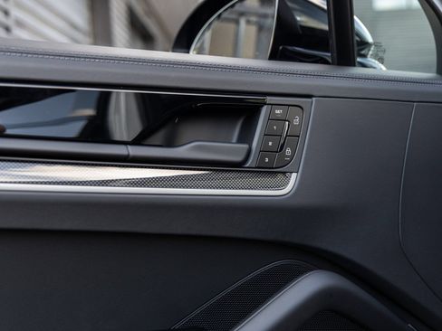 Certified 2025 Porsche Cayenne S AWD/4WD image 22