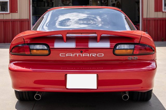 Used 2002 Chevrolet Camaro Z28 w/ SS Performance/Appearance Pkg RWD image 7