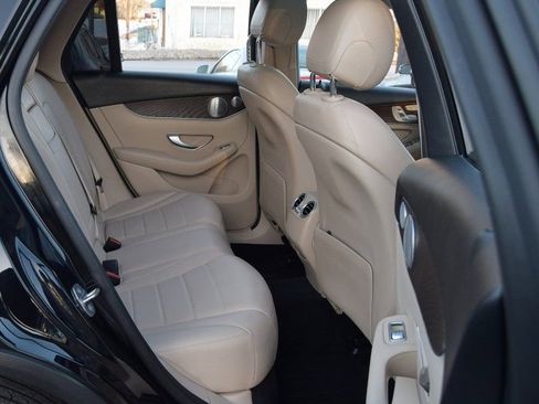 Used 2019 Mercedes-Benz GLC 350e 4MATIC image 33