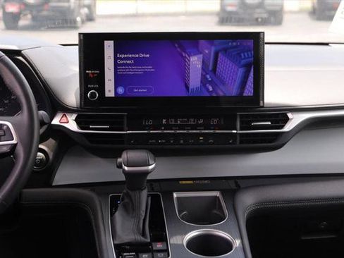 Certified 2025 Toyota Sienna XLE w/ XLE Plus Package AWD/4WD image 21