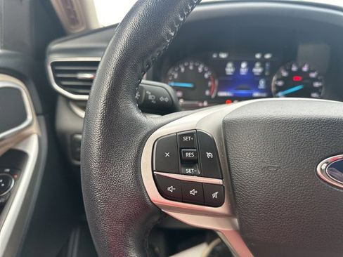 Used 2022 Ford Explorer XLT w/ Equipment Group 202A image 23