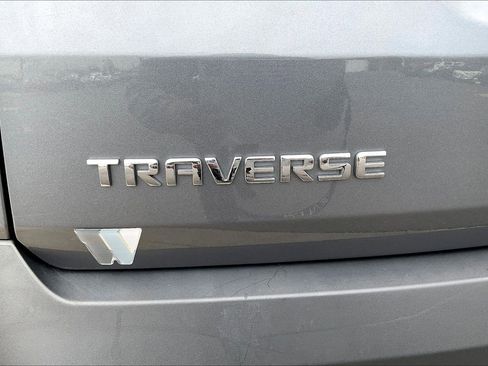 Used 2020 Chevrolet Traverse LT image 24