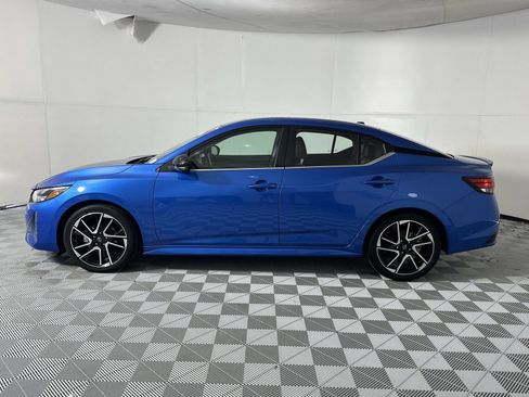 Certified 2025 Nissan Sentra SR w/ SR Premium Package FWD image 5