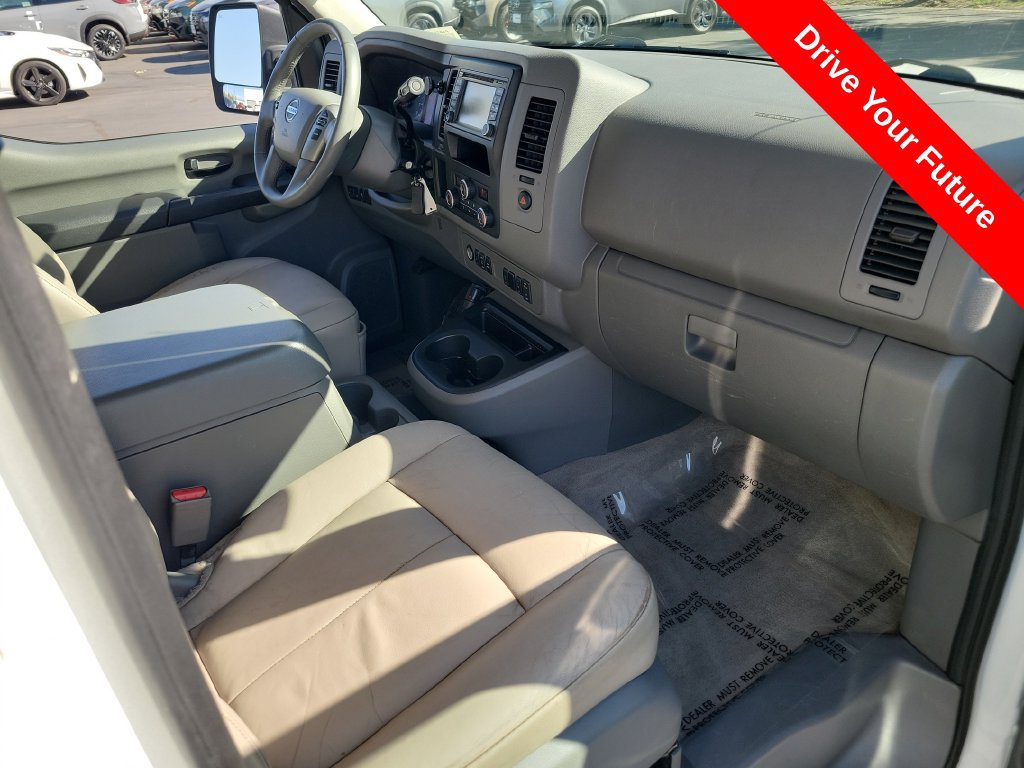 Used 2019 Nissan NV 3500 SL RWD image 21