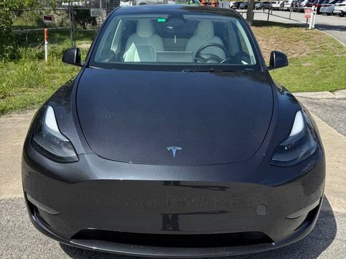 Used 2024 Tesla Model Y Long Range RWD image 4