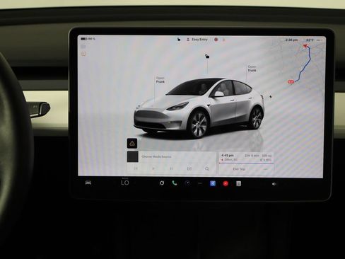 Used 2024 Tesla Model Y Long Range AWD/4WD image 22