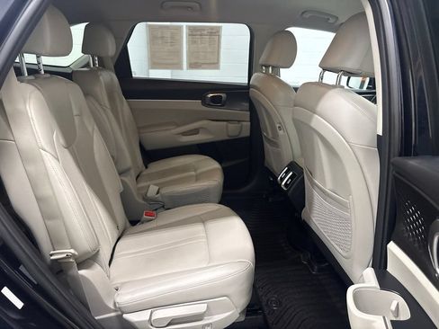 Used 2024 Kia Sorento EX AWD/4WD image 35