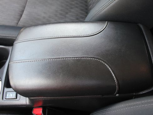 Used 2018 Nissan Rogue SV AWD/4WD image 29