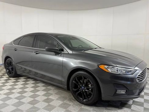 Used 2019 Ford Fusion SE w/ Equipment Group 151A image 7