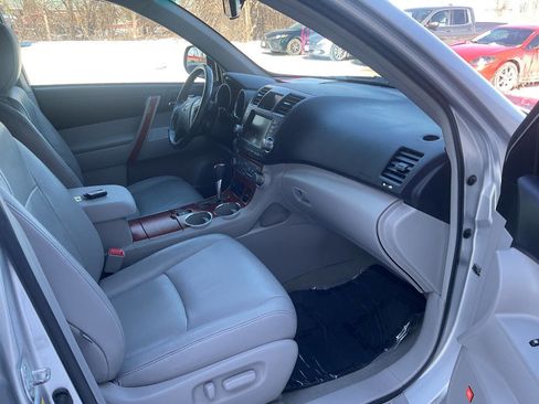 Used 2010 Toyota Highlander Limited image 38