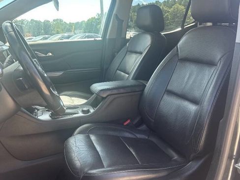 Used 2019 GMC Acadia SLT image 15