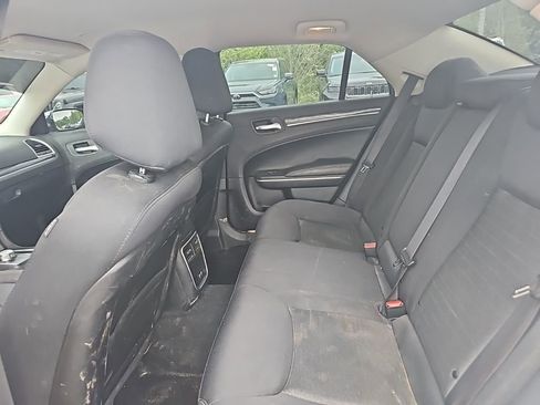 Used 2019 Chrysler 300 Touring w/ Chrome Appearance Package image 14