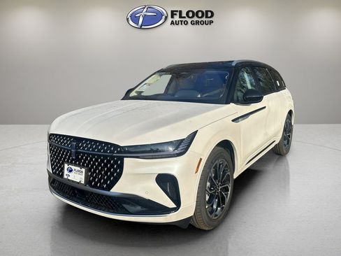 New 2026 Lincoln Nautilus Reserve image 3