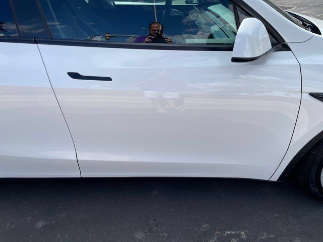 Used 2023 Tesla Model Y Long Range AWD/4WD image 32