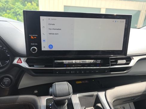 Certified 2025 Toyota Sienna XLE AWD/4WD image 20