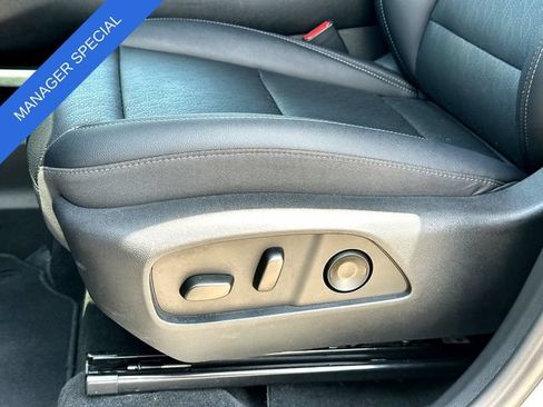 Used 2026 Chevrolet Equinox LT w/ Convenience Package II FWD image 12