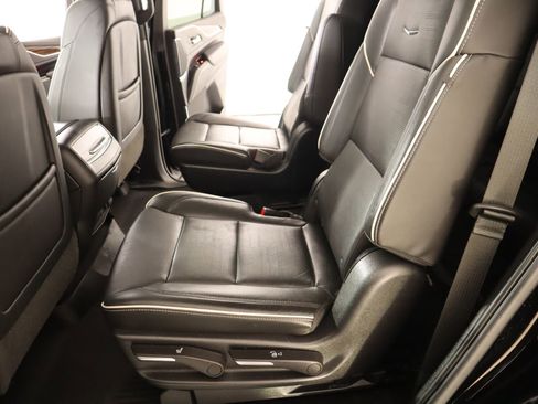 Used 2023 Cadillac Escalade Premium Luxury image 13