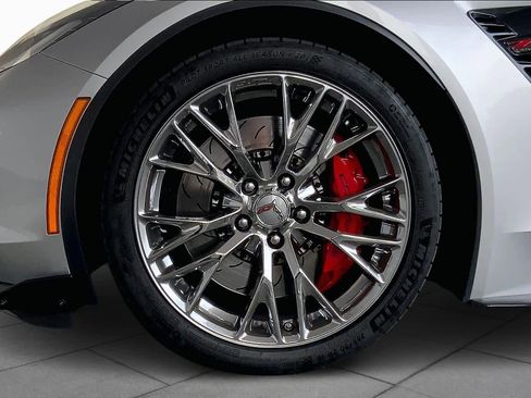 Used 2016 Chevrolet Corvette Z06 w/ 3LZ Preferred Equipment Group RWD image 11