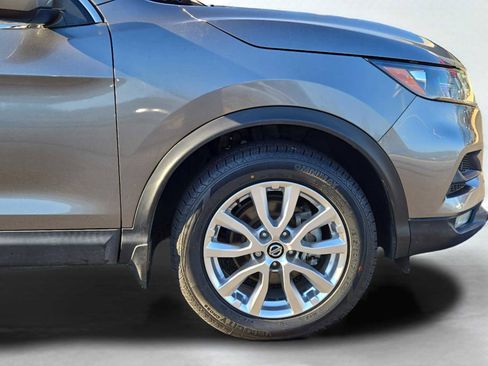 Used 2021 Nissan Rogue Sport SV image 10