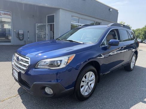 Used 2017 Subaru Outback 2.5i Premium AWD/4WD image 3