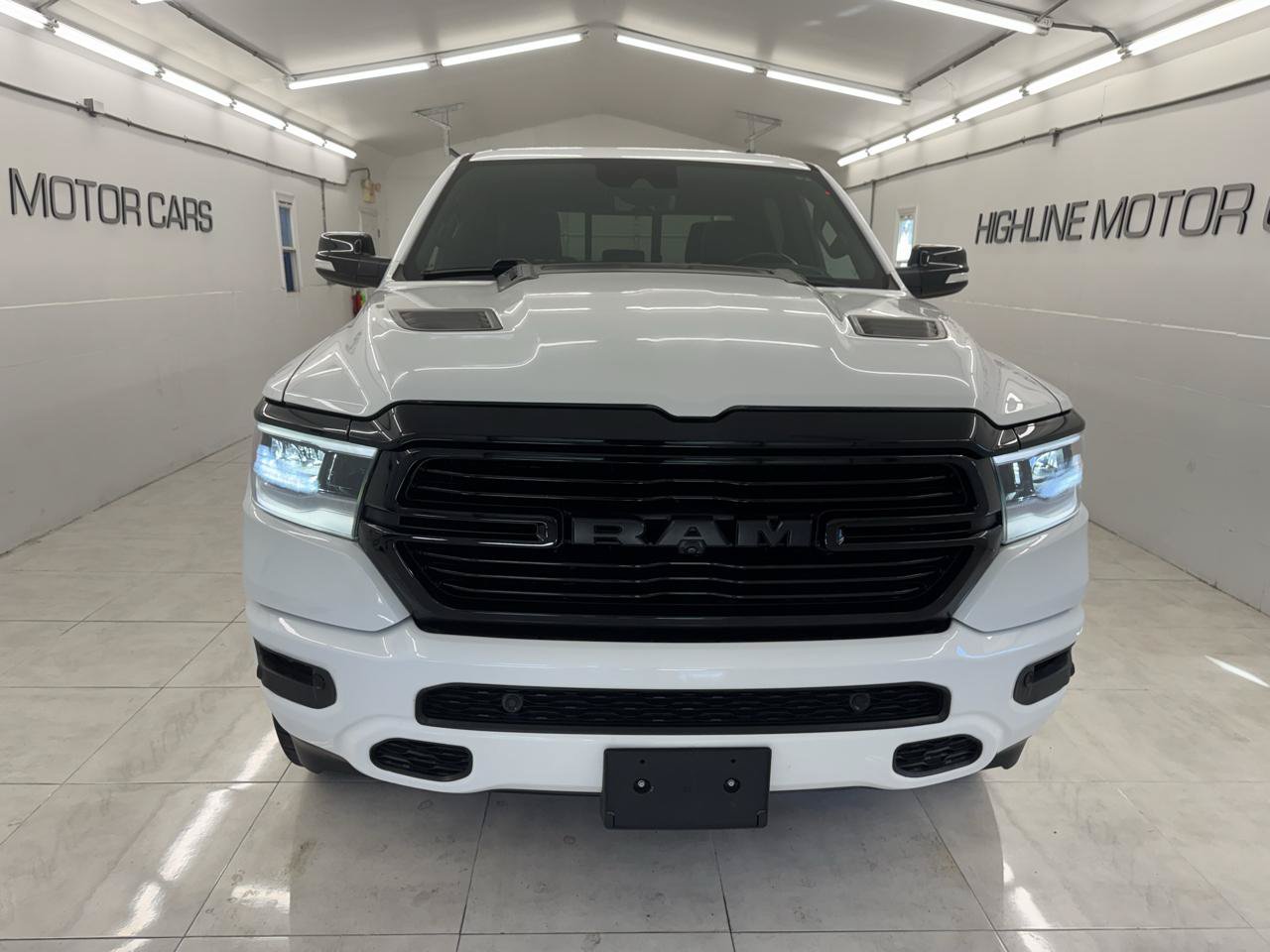 Used 2021 RAM 1500 Laramie AWD/4WD image 2