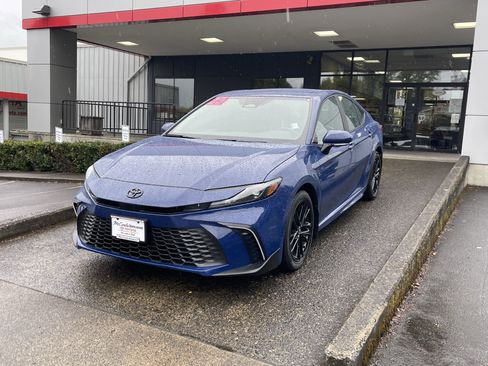 Certified 2025 Toyota Camry SE w/ Convenience Package AWD/4WD image 4