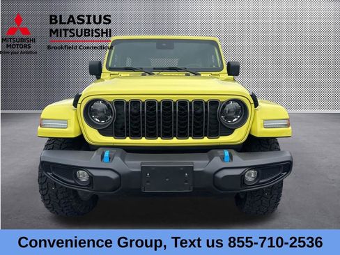Used 2024 Jeep Wrangler Unlimited w/ Convenience Group AWD/4WD image 21