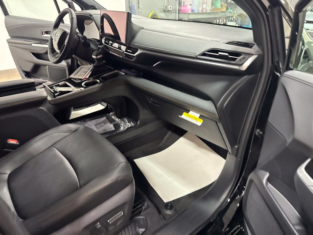 New 2026 Toyota Sienna XLE Woodland Edition AWD/4WD image 36