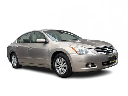 Used 2011 Nissan Altima 2.5 SL w/ Technology Pkg FWD image 4