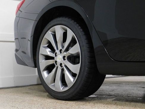 Used 2016 Chevrolet Malibu Premier w/ Driver Confidence Package II image 7