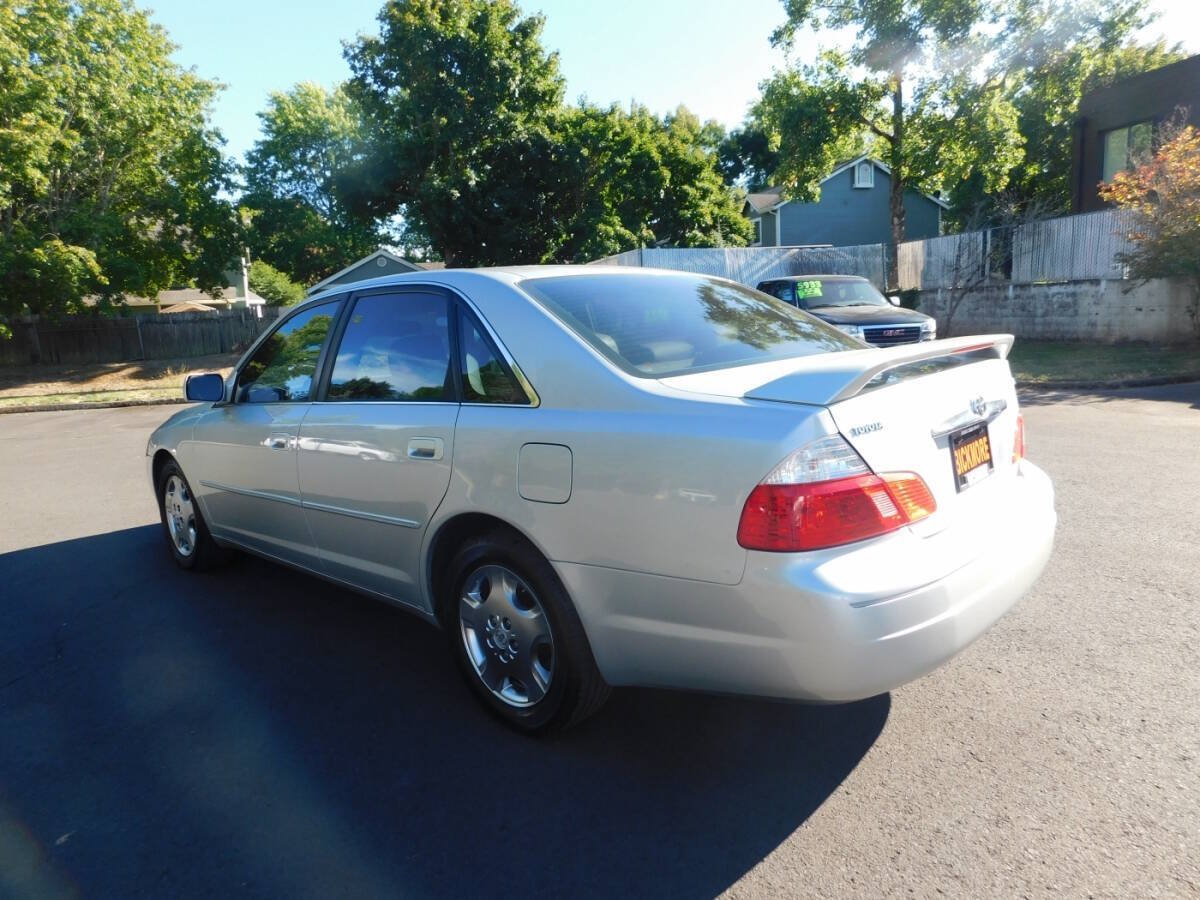 Used 2003 Toyota Avalon XLS FWD image 3