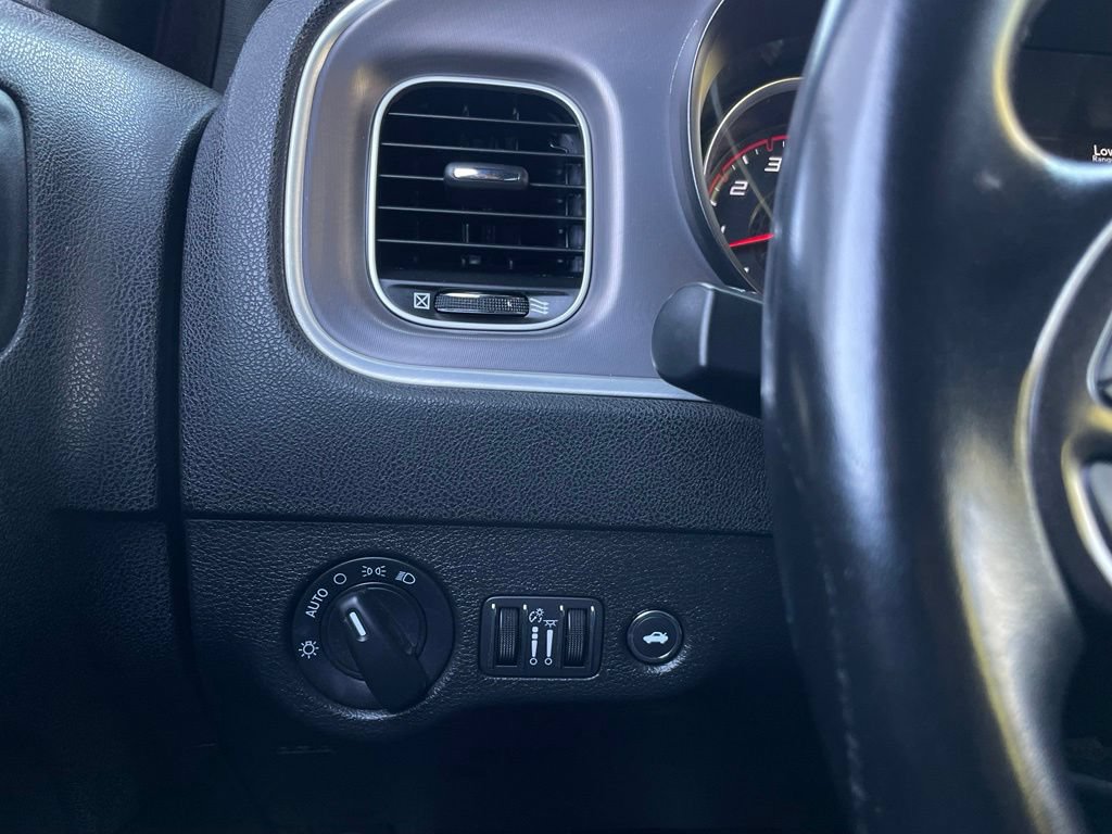 Used 2022 Dodge Charger SXT RWD image 13