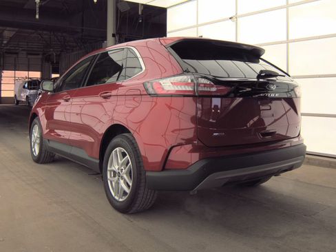 Used 2024 Ford Edge SEL w/ Convenience Package image 5