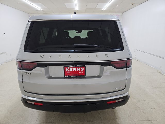 Used 2024 Jeep Wagoneer L Series II w/ Flexible Seating Group AWD/4WD image 18