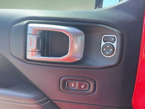 Used 2022 Jeep Wrangler Unlimited Sahara w/ Cold Weather Group AWD/4WD image 14