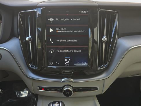 Used 2020 Volvo XC60 T5 Momentum image 20