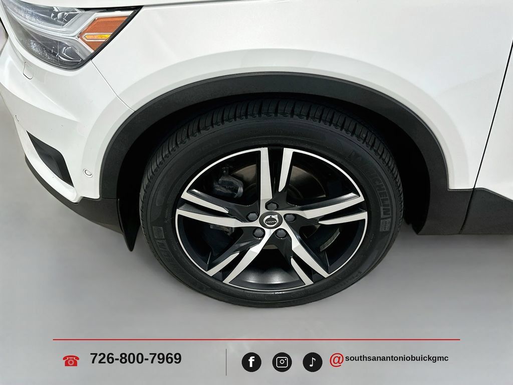 Used 2022 Volvo XC40 T5 R-Design w/ Advanced Package AWD/4WD image 31