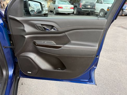 Used 2023 GMC Acadia AT4 w/ Technology Package image 25