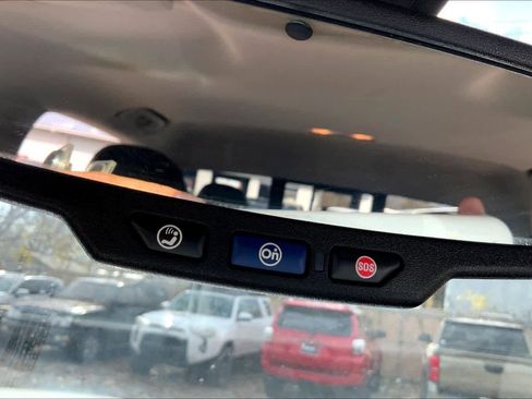 Used 2016 GMC Canyon SLE w/ SLE Convenience Package image 32