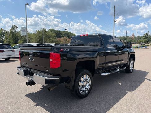 Used 2018 Chevrolet Silverado 2500 LTZ w/ Vortec Plus Package AWD/4WD image 5
