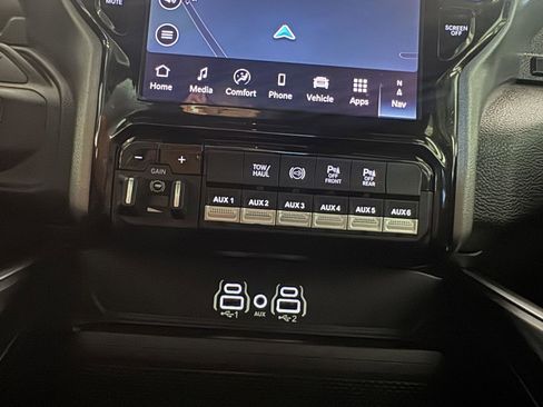 Used 2025 RAM 3500 Big Horn image 15