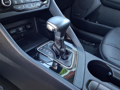 Certified 2022 Kia Niro Touring Special Edition image 19