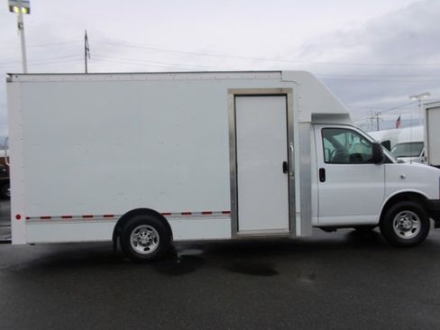 Used 2023 Chevrolet Express 3500 w/ Power Convenience Package image 14