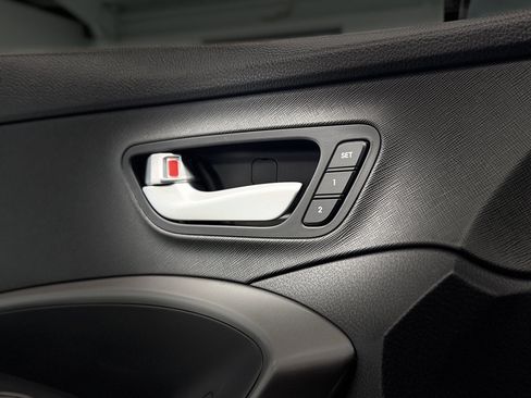 Used 2018 Hyundai Santa Fe AWD w/ SE Ultimate Tech Package 03 image 18