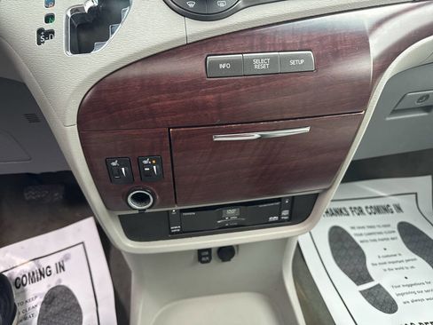 Used 2012 Toyota Sienna XLE image 14